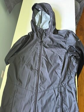 Woman's XL Black Columbia Windbreaker